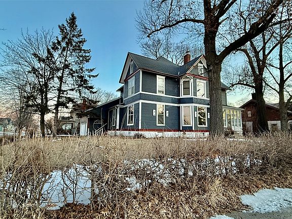 2nd image of 2 E Grant St