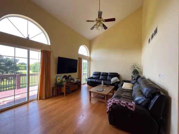 6017 Pebble Creek Ct, Gurnee, IL 60031