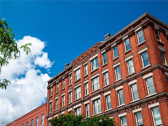 2nd image of 408 W Saint Clair Ave APT 307