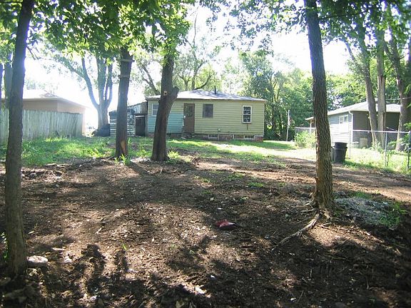 2nd image of 207 N Grove St
