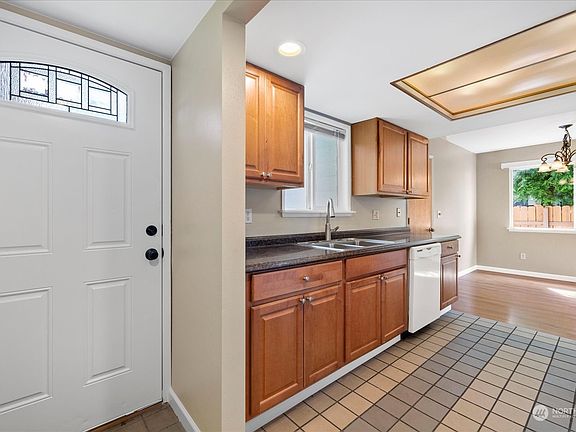 4th image of 1511 NE 21st Street