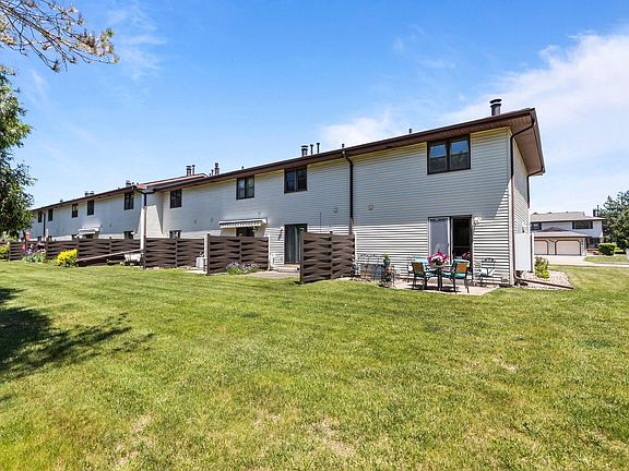 3rd image of 725 S Westhaven Pl Unit J