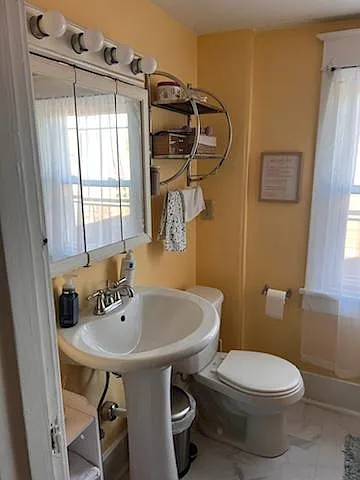 5840 Hobart St — Photo 13