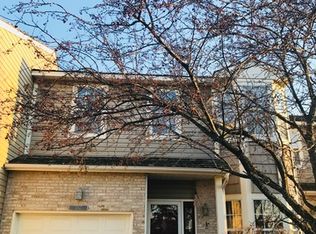 17617 W Horseshoe Ln, Gurnee, IL 60031