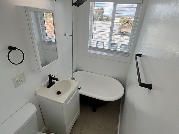 5th image of 906 Pacific Ave #646