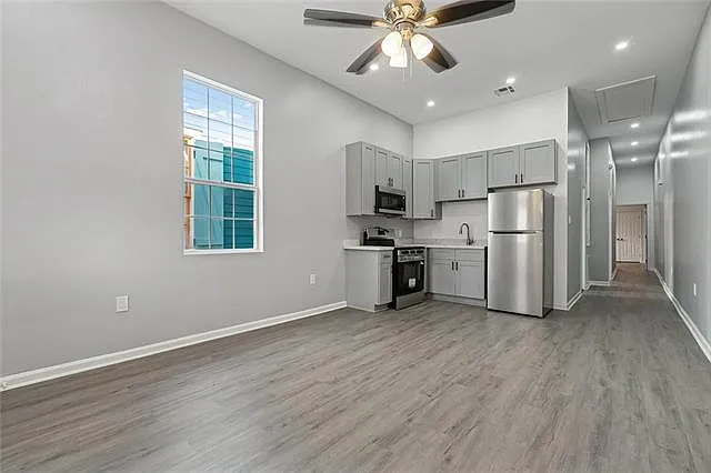 3211 Baronne St — Photo 2