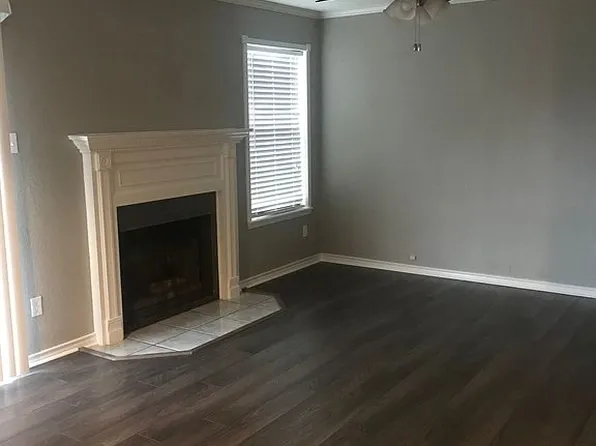 418 Garland Dr APT 135, Lake Jackson, TX 77566