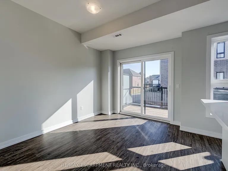 247 Burke St — Photo 13