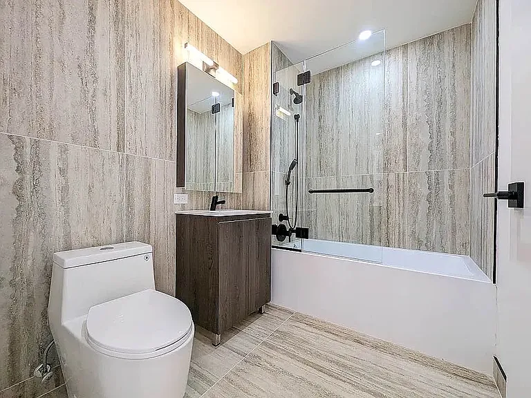 381 Vernon Ave #2E — Photo 2