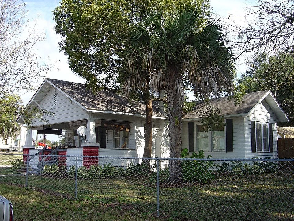 1st image of 302 S Veterans Ave