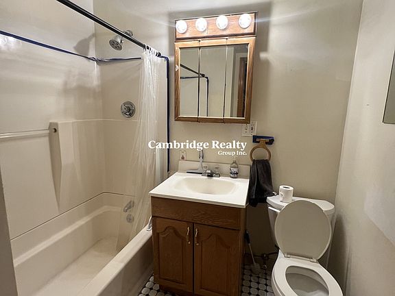 5th image of 346 Faneuil St #2T