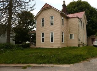 14 Maple Ave, Burgettstown, PA 15021