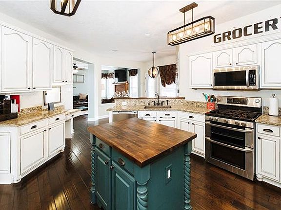 3rd image of 2705 Jacques Ln