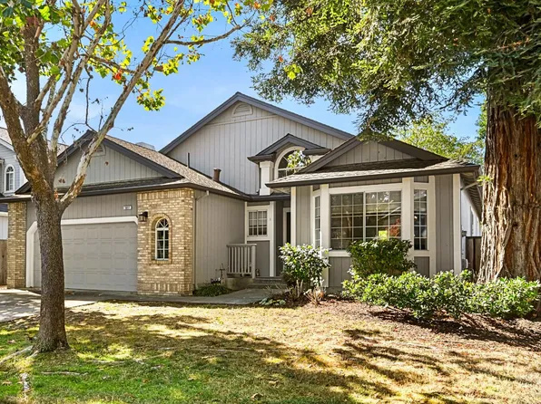 5017 Deerwood Drive, Santa Rosa, CA 95403