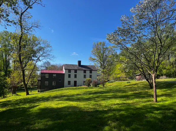 26 Grafton Rd, Stockton, NJ 08559