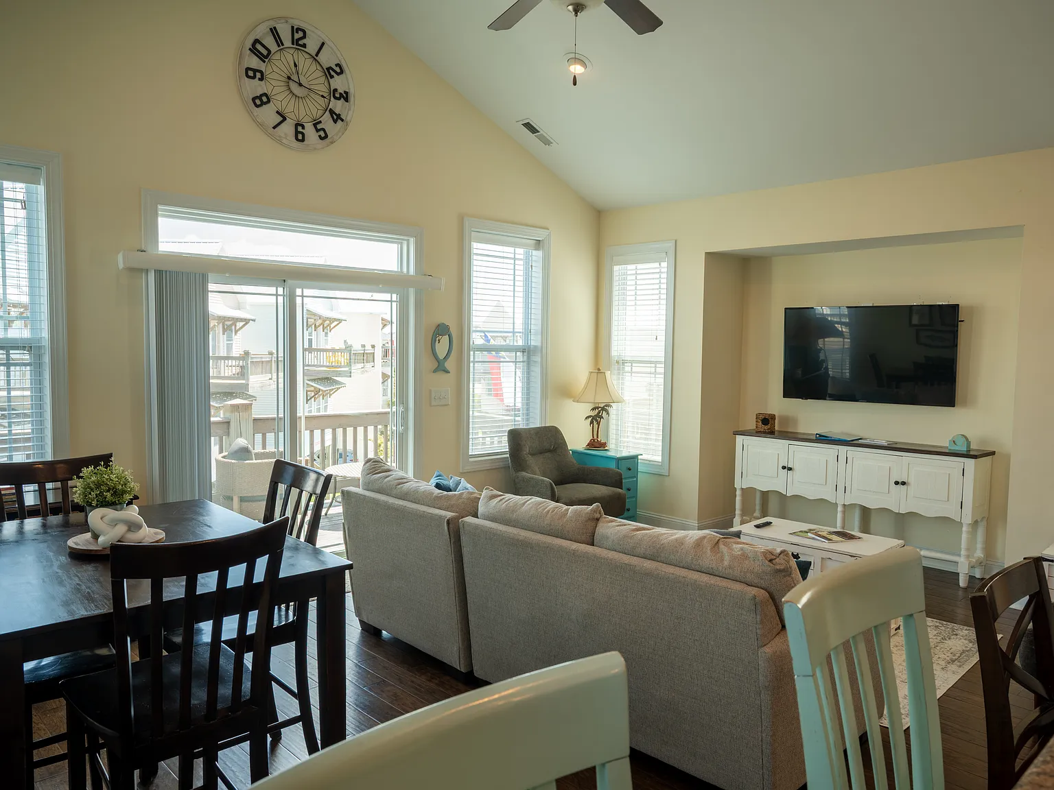 4 bed, 1802 sqft, $2,250 — Photo 2