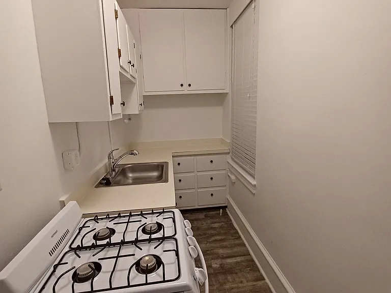 2 Linden Ave #B200 — Photo 4