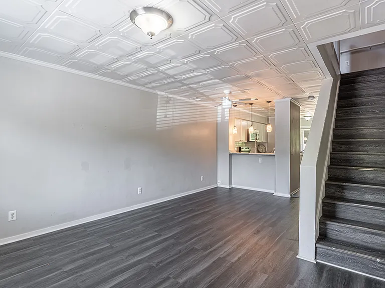 21 Canterbury Ct — Photo 8