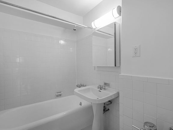 4th image of 253 W 72nd St APT 1605