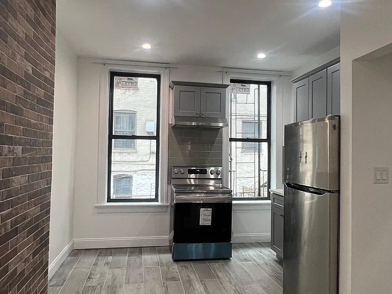 2192 Washington Ave #3 — Photo 1
