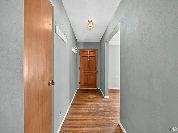 4th image of 17 Dorclin Ln