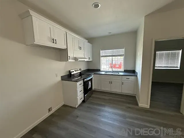 2 bed, 2.0 bath, 850 sqft, $2,990 — Photo 2