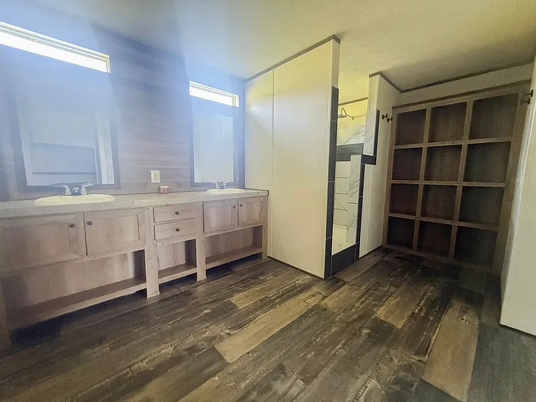 175 Oak Ln — Photo 29