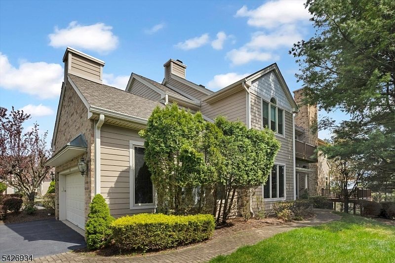 1st image of 21 Wedgewood Dr