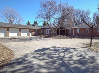 8441 Kimball Ave, Waterloo, IA 50701