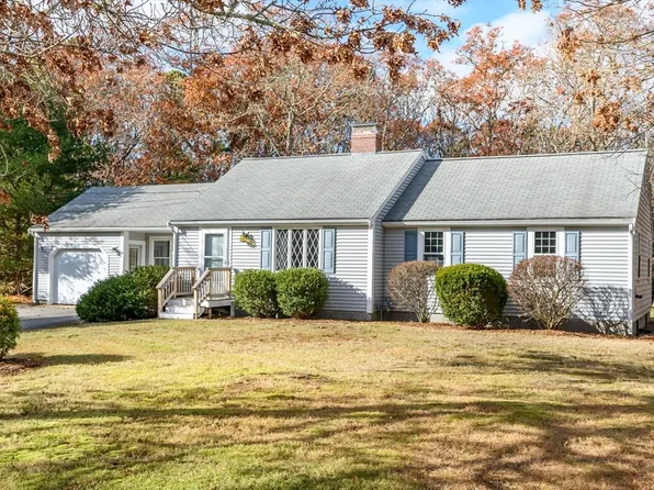 41 Portside Dr, Bourne, MA 02532