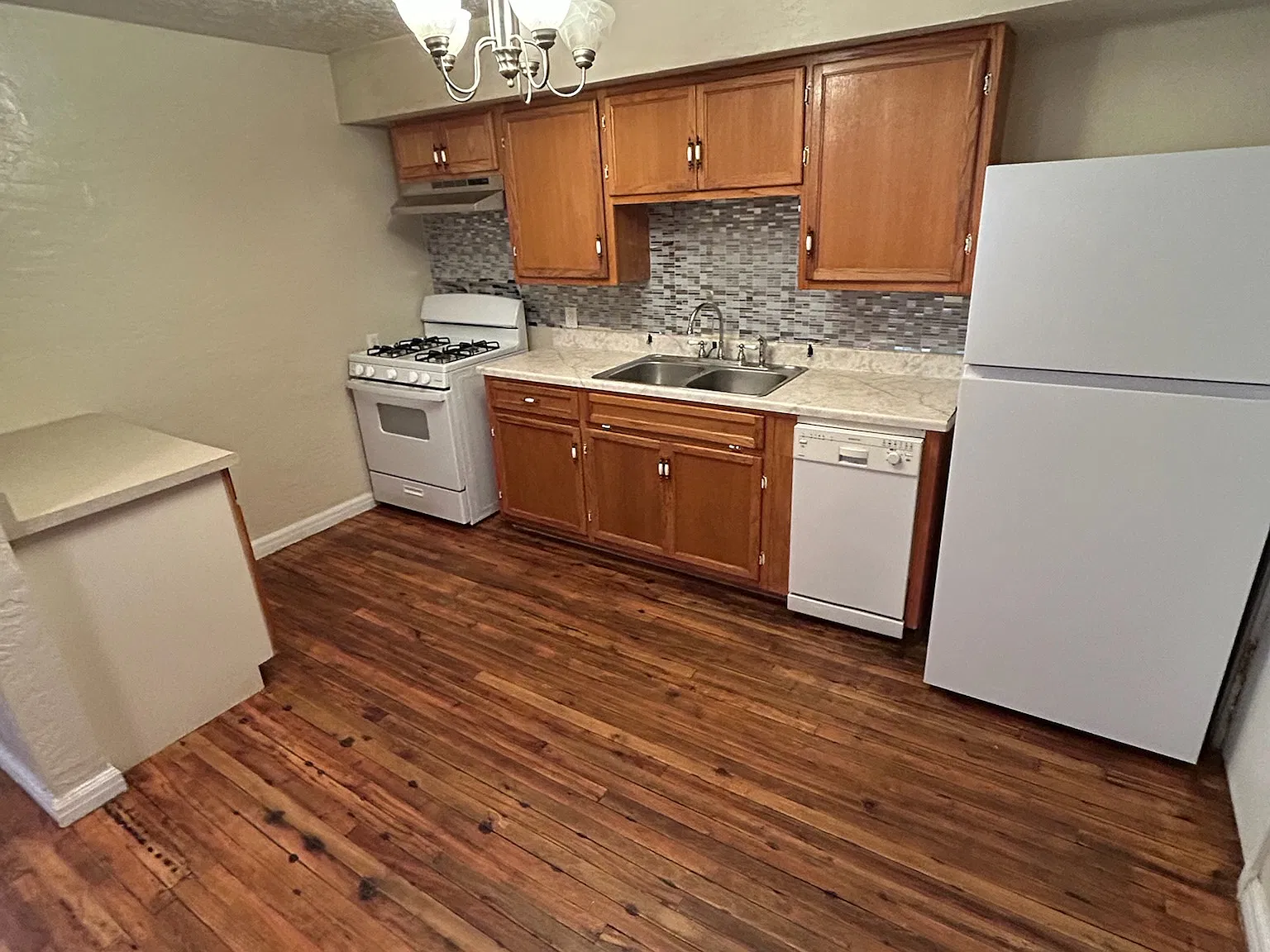 2 bed, 1032 sqft, $1,095 — Photo 4