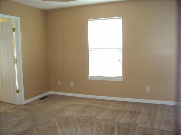 3rd image of 1083 Gunpoint Dr #D