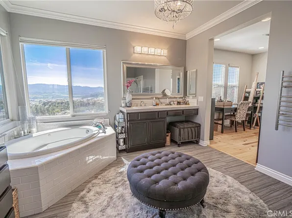 28076 Bridlewood Dr, Castaic, CA 91384