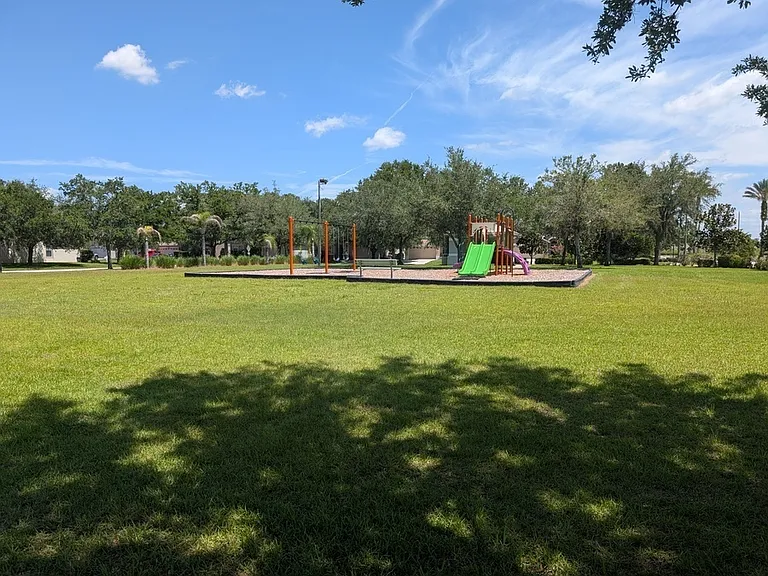 7730 Crescent Palm Dr — Photo 29