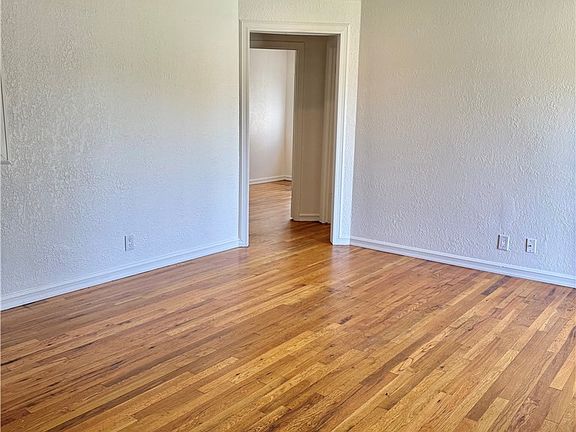 3rd image of 1020 W 24th St