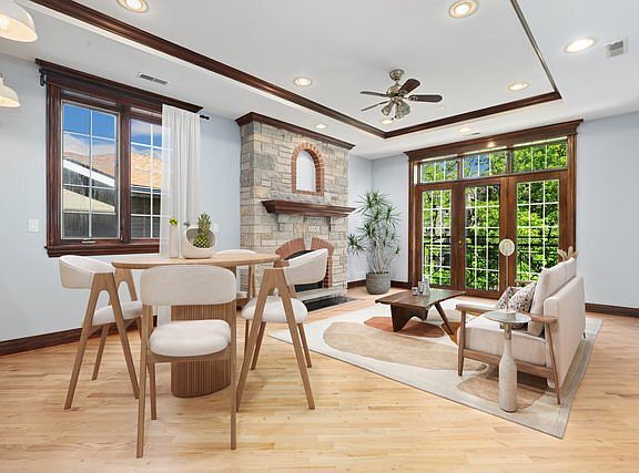 2nd image of 2049 W Morse Ave #3