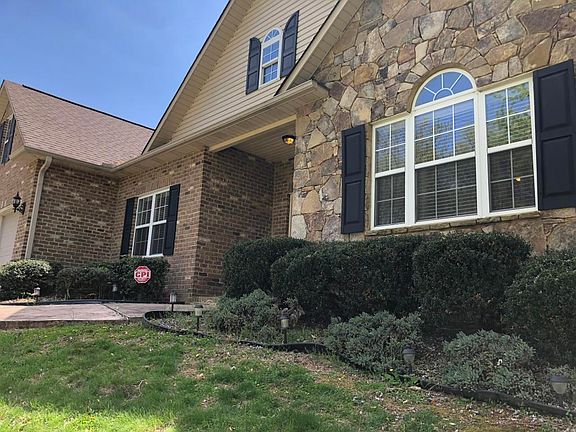 3rd image of 10925 Parkgate Ln