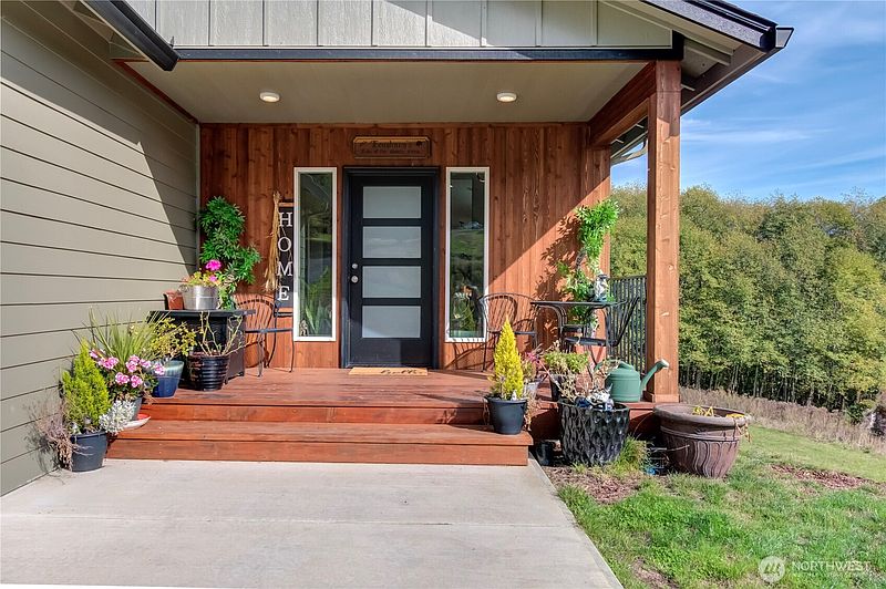 3rd image of 200 Red Hawk Drive
