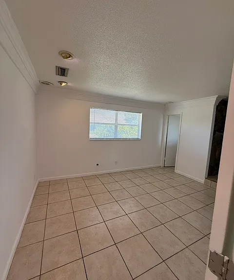 1020 N 18th Ct #201 — Photo 9