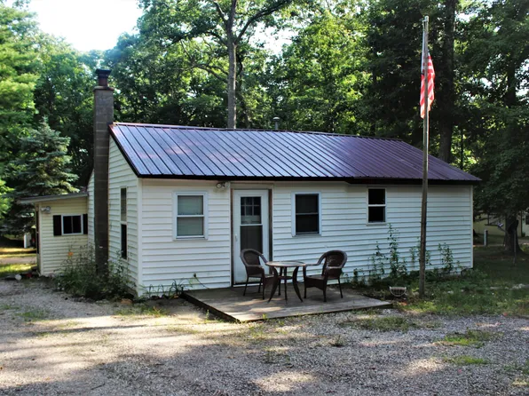 3855 Underwood Dr, Bitely, MI 49309