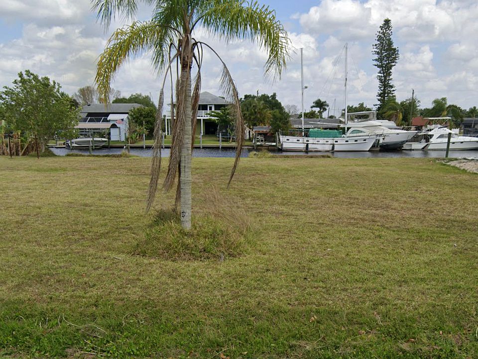 1st image of 2130 Bahama Ave