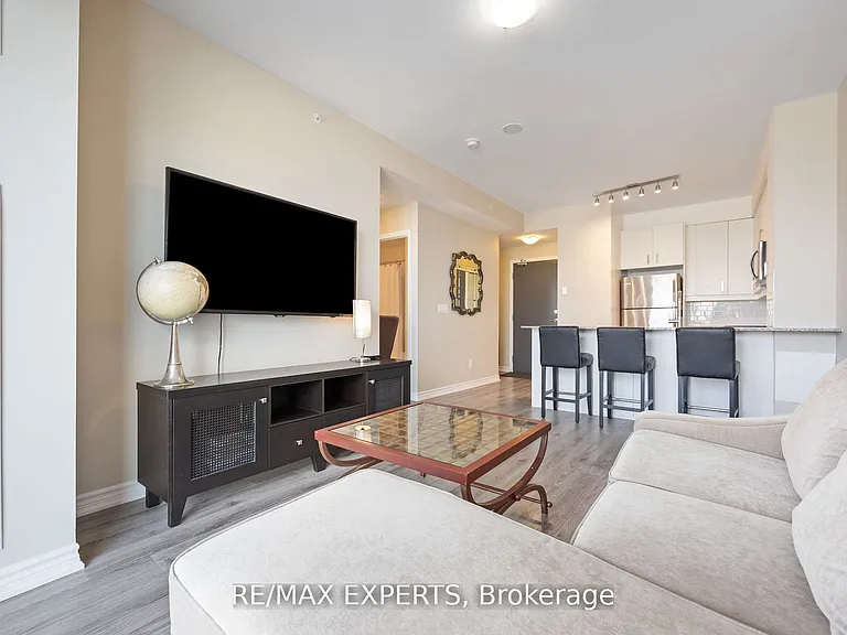 11611 Yonge St #227 — Photo 9