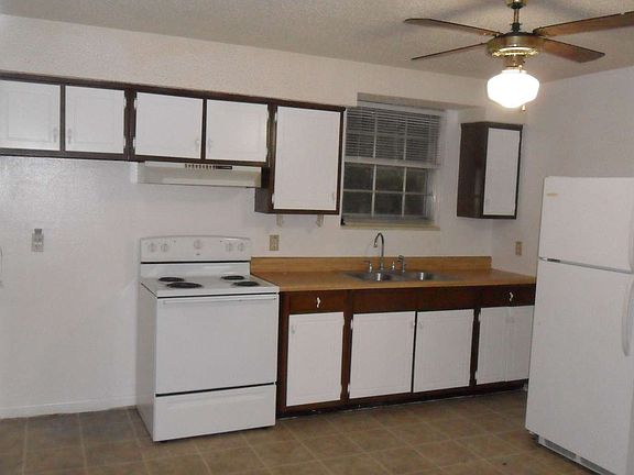 4th image of 217 SW Tulip Pl