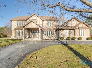 9387 Sheffield Rd, Perrysburg, OH 43551