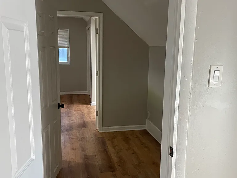 220 N Locust St — Photo 6