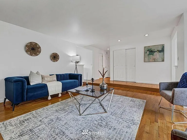22913 Meridian Ave S — Photo 12