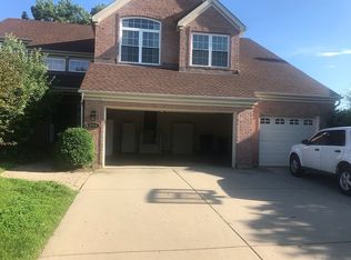 3151 Indian Creek Ct, Buffalo Grove, IL 60089