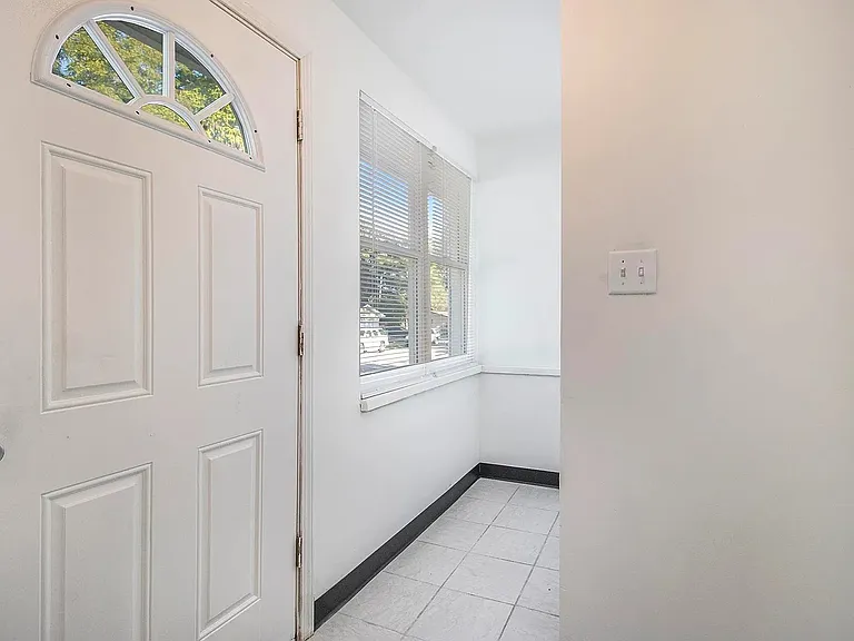 1630 S William St #1 — Photo 3