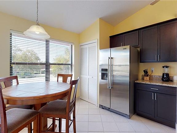 5th image of 6061 SE Martinique Dr APT 201