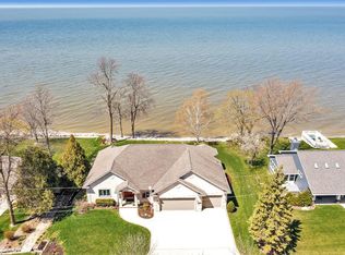 N9587 Bay Shore Ln, Luxemburg, WI 54217